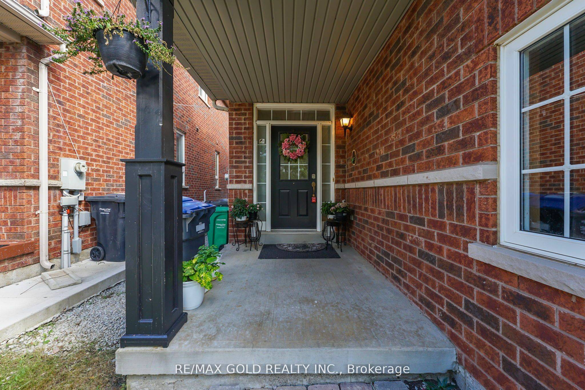 22 Nathaniel CRES, Brampton, ON L6Y 5M5
