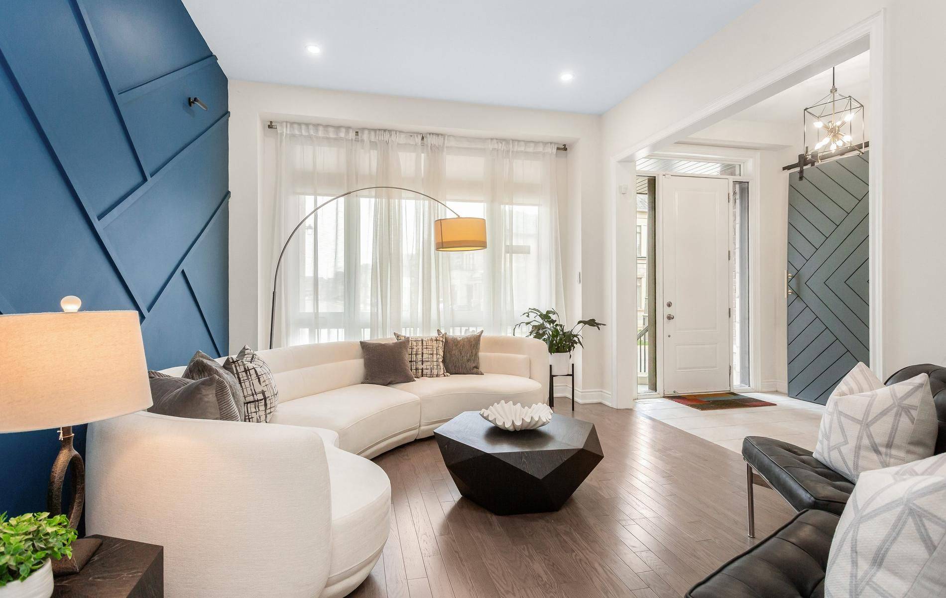 3294 Millicent AVE, Oakville, ON L6H 0V9