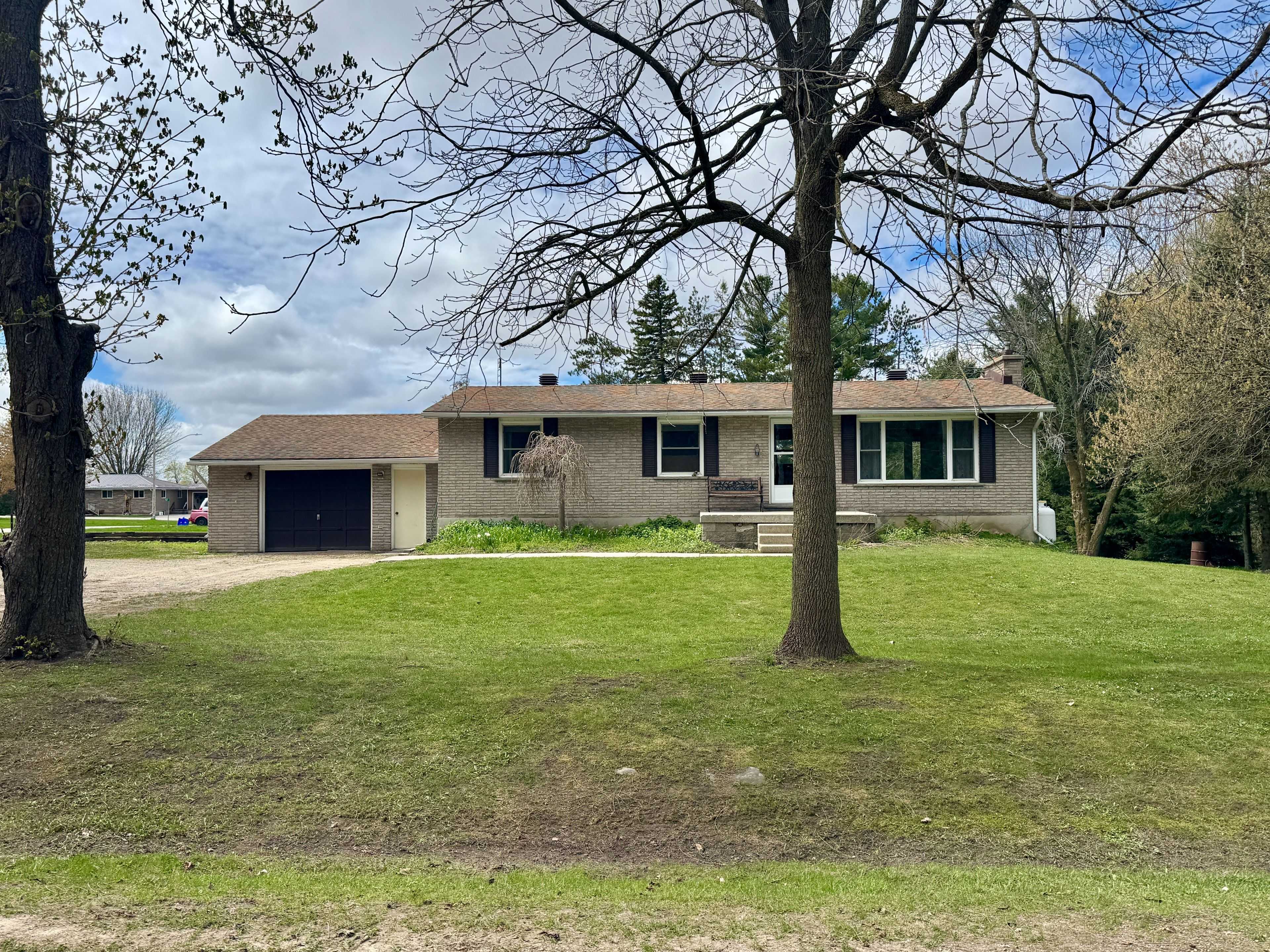 23 Union ST N, Brockton, ON N0G 2V0