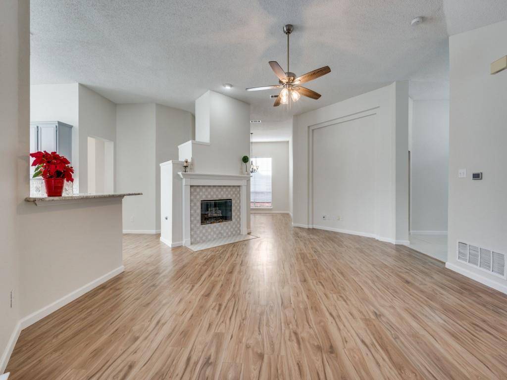214 Jennifer Lane, Arlington, TX 76002