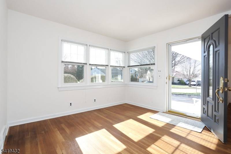 1503 Everett Ter, Fair Lawn Boro, NJ 07410