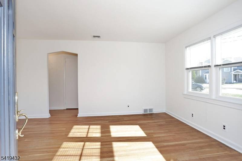 1503 Everett Ter, Fair Lawn Boro, NJ 07410