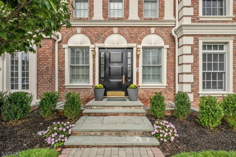 23 Community Pl, Morristown Town, NJ 07960