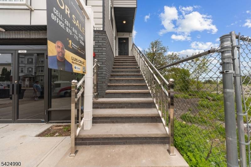 420 18Th Ave, Newark City, NJ 07108