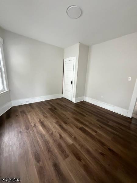 84 Hadley Ave, Clifton City, NJ 07011