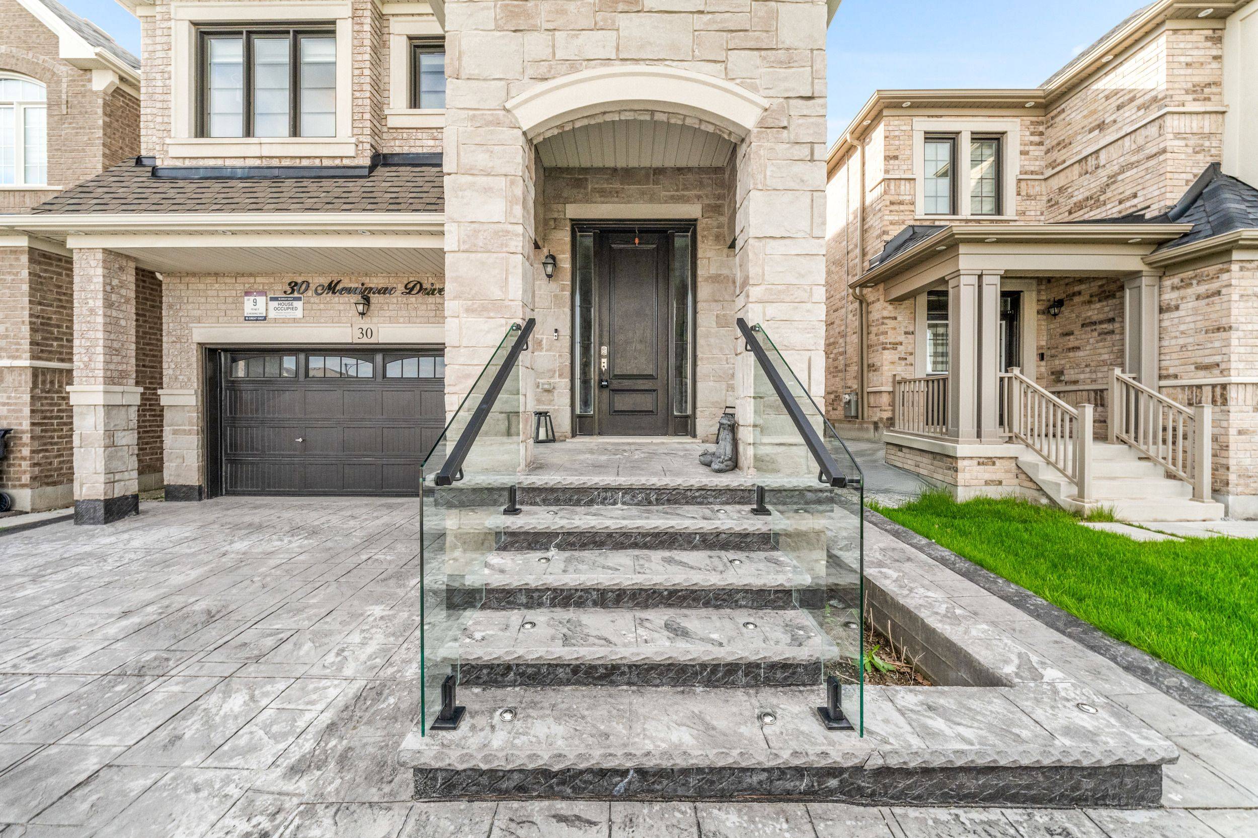 30 Merrimac DR, Brampton, ON L6Y 6K3