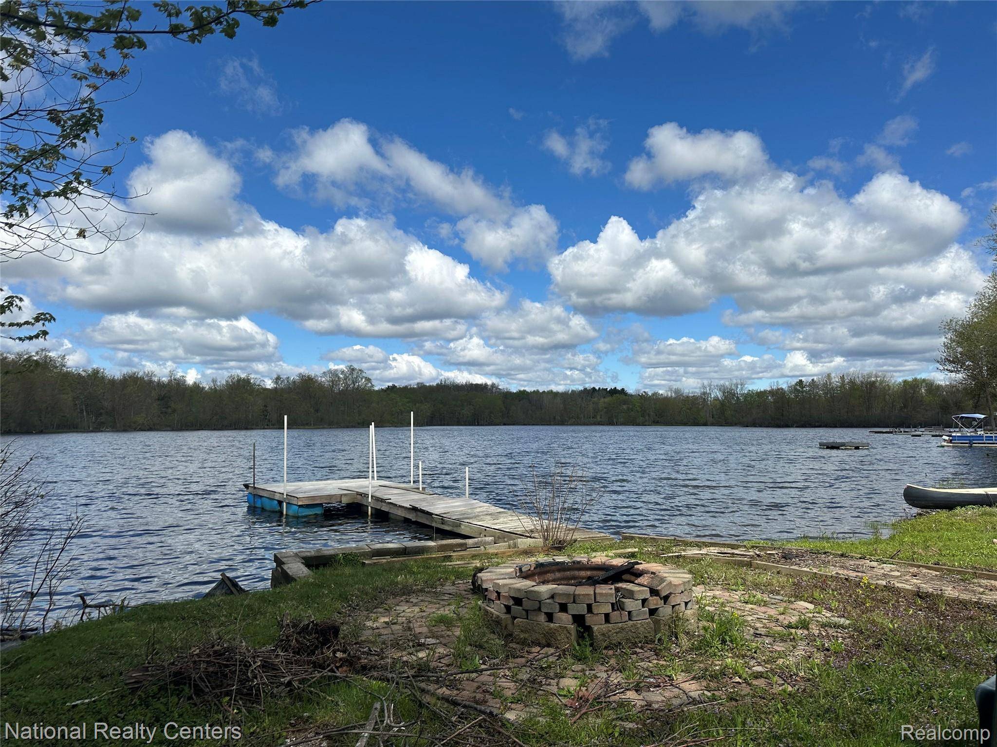 12063 Kirby LN, Green Oak Township, MI 48178