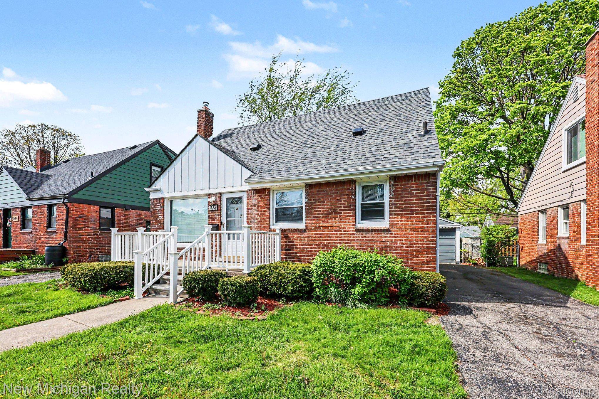 1664 11 Mile RD, Berkley, MI 48072