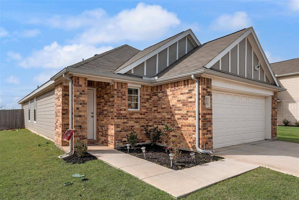 1117 Takeoff Avenue, Fort Worth, TX 76131