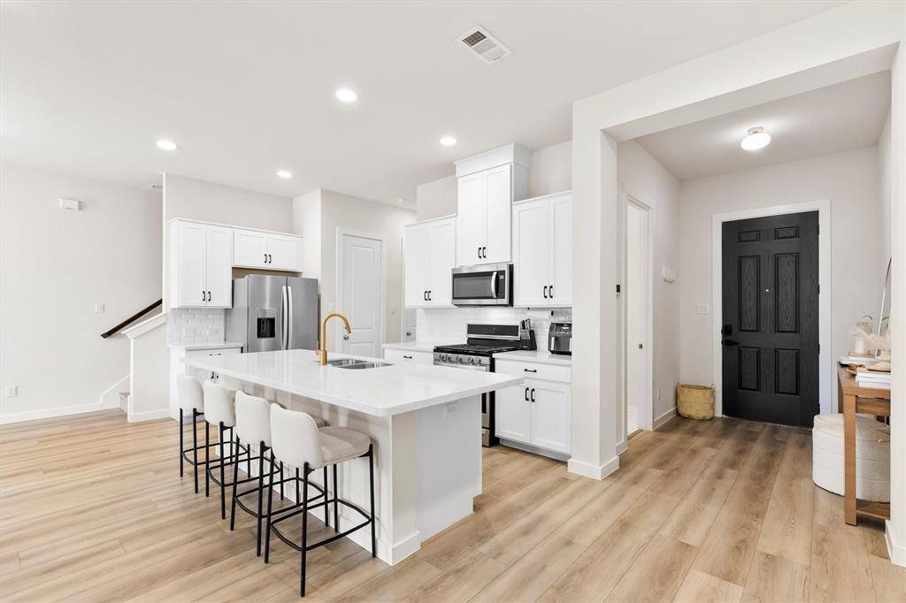 8305 Oxalis Lane, Dallas, TX 75252