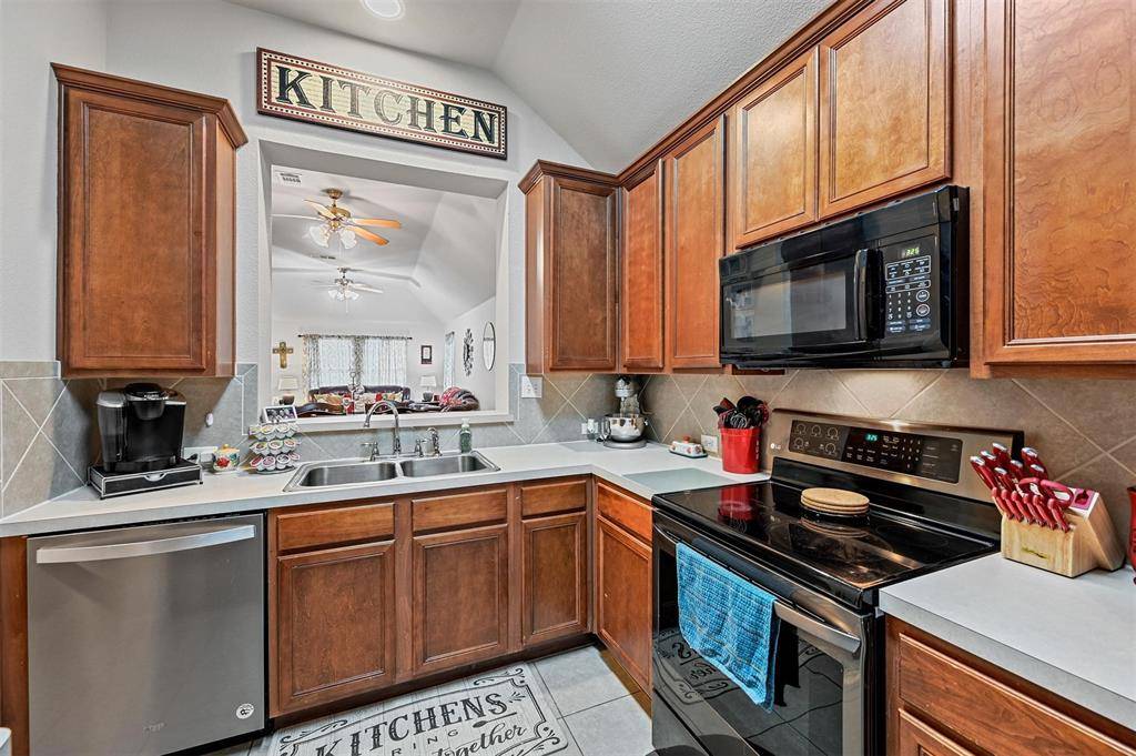 3505 Versante Drive, Bedford, TX 76021