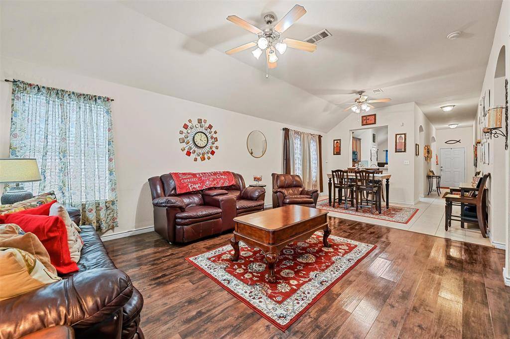 3505 Versante Drive, Bedford, TX 76021