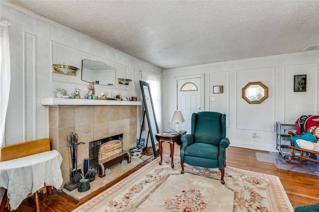 3340 Irwindell Boulevard, Dallas, TX 75211
