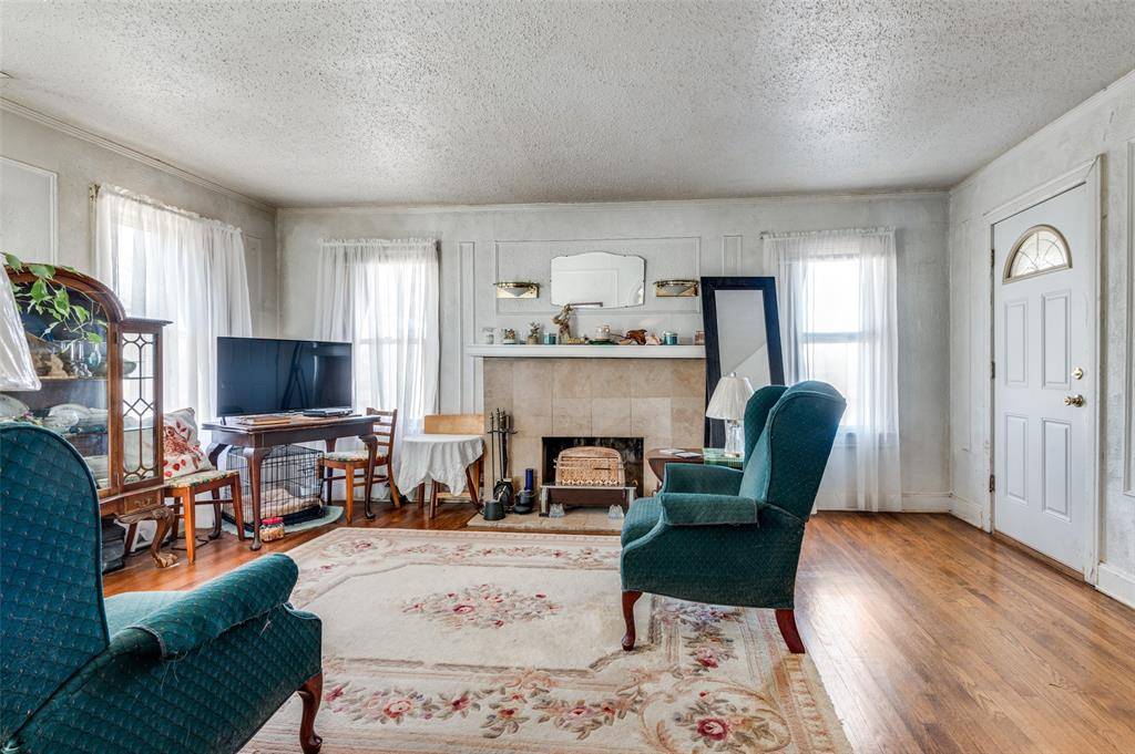3340 Irwindell Boulevard, Dallas, TX 75211