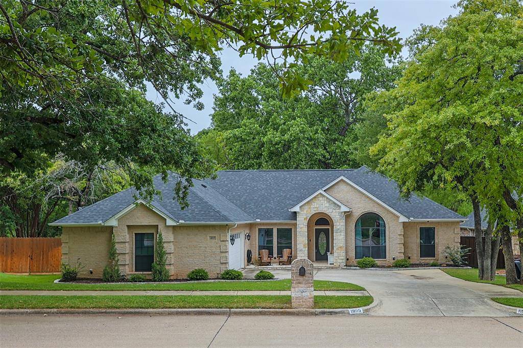 1805 Spinnaker Lane, Azle, TX 76020