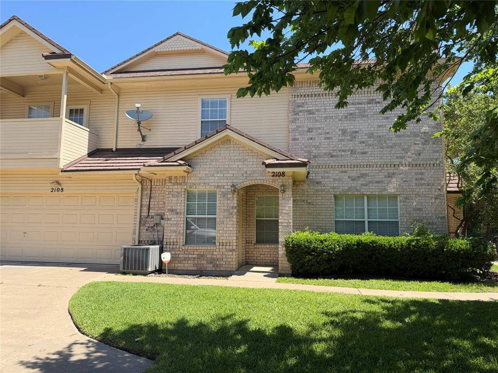 2108 Lakeforest Drive, Weatherford, TX 76087