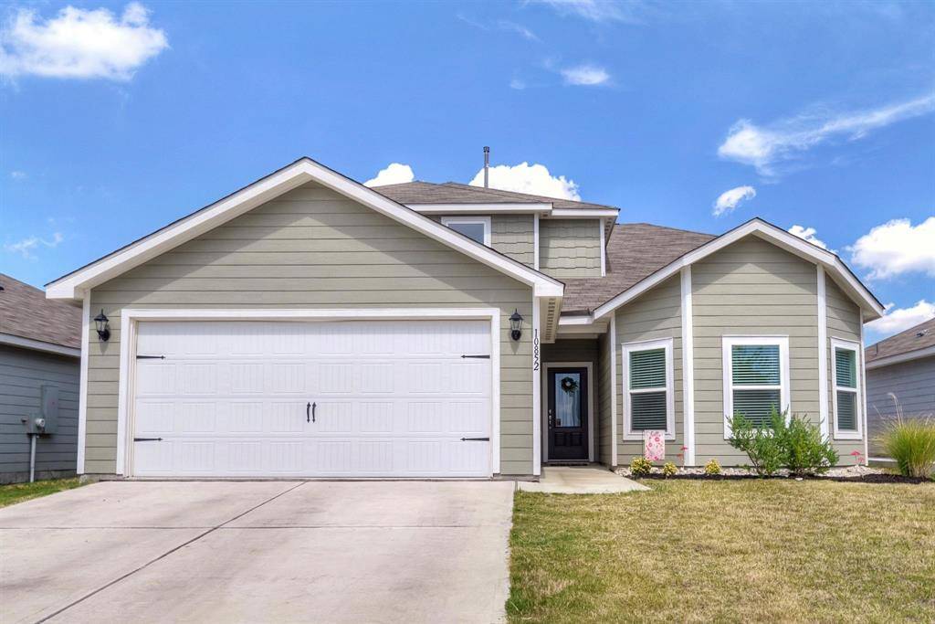 10852 Copper Hills Lane, Fort Worth, TX 76108