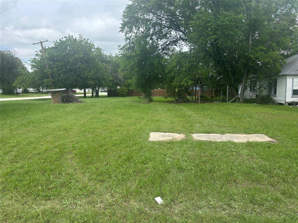 305 N 3rd Street, Coolidge, TX 76693