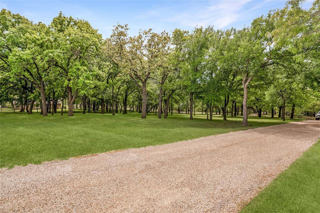 192 County Road 3133, Decatur, TX 76234