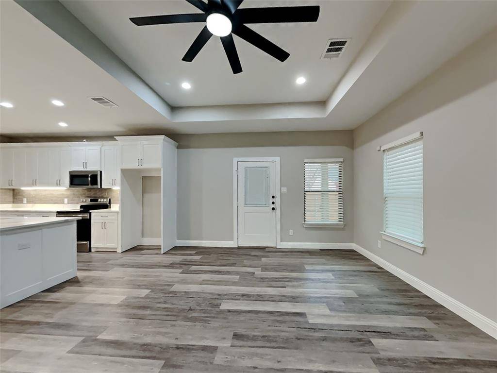 2512 Sharon Street, Dallas, TX 75211