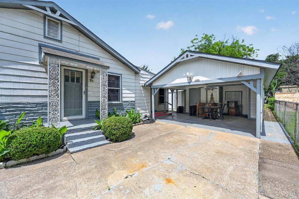 207 Hood Street, Cedar Hill, TX 75104