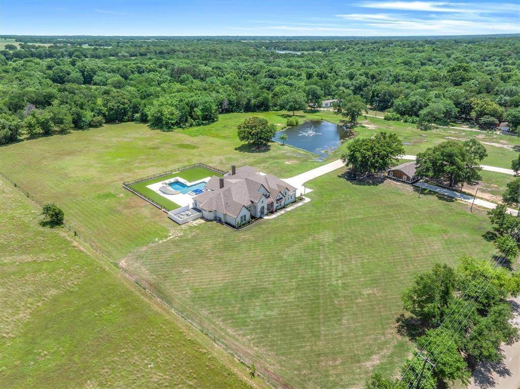 900 VZ County Road 3414, Wills Point, TX 75169