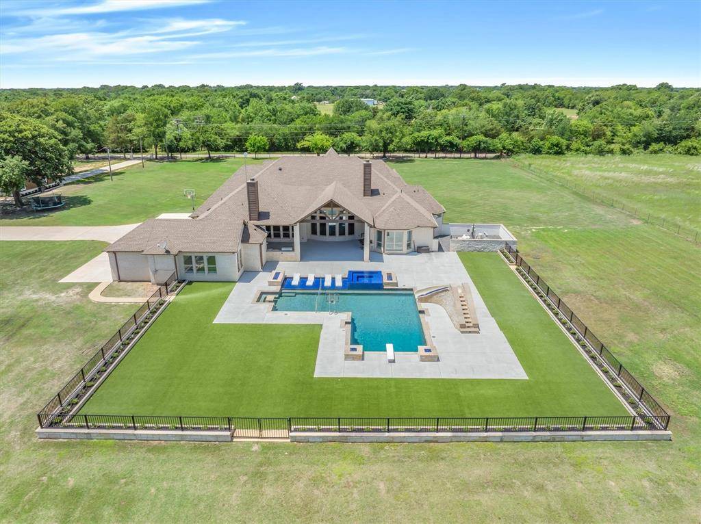 900 VZ County Road 3414, Wills Point, TX 75169