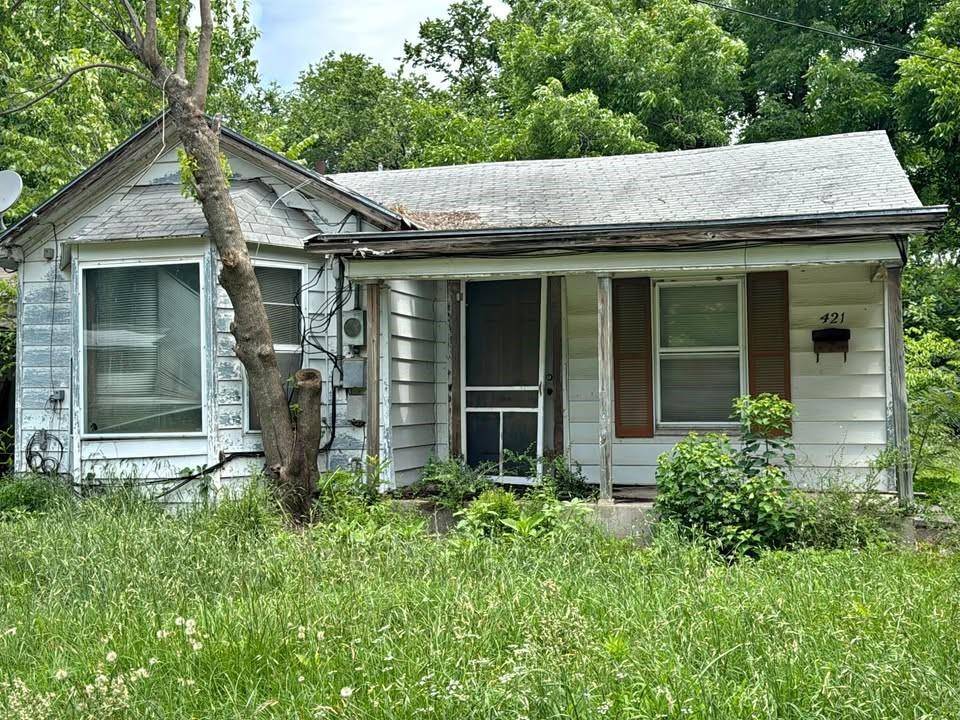 421 Ross Street E, Sulphur Springs, TX 75482