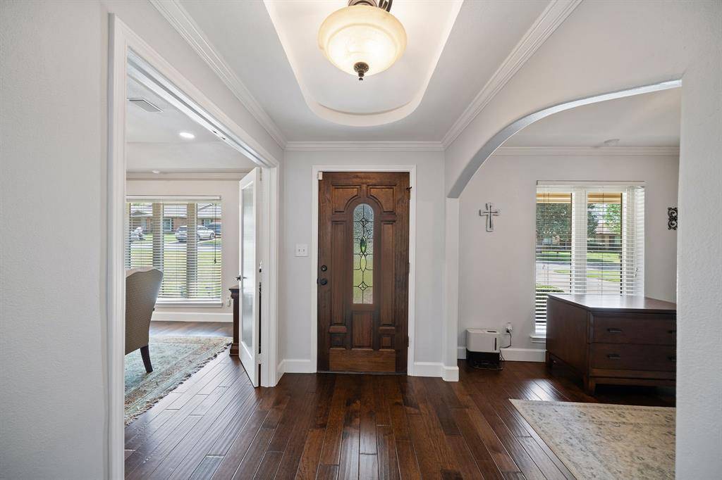 1711 Queensborough Drive, Arlington, TX 76015