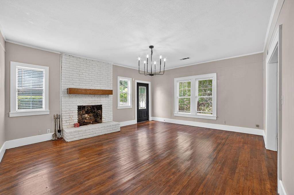 504 W Grove Street, Kaufman, TX 75142