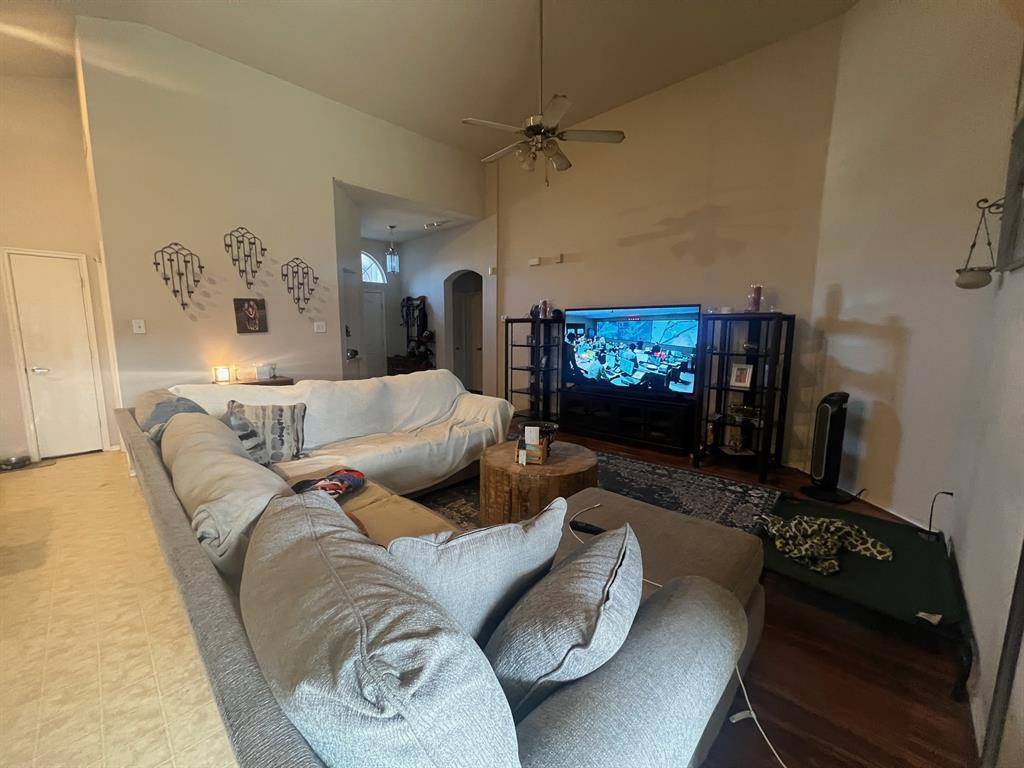 9921 Henna Lane, Fort Worth, TX 76108