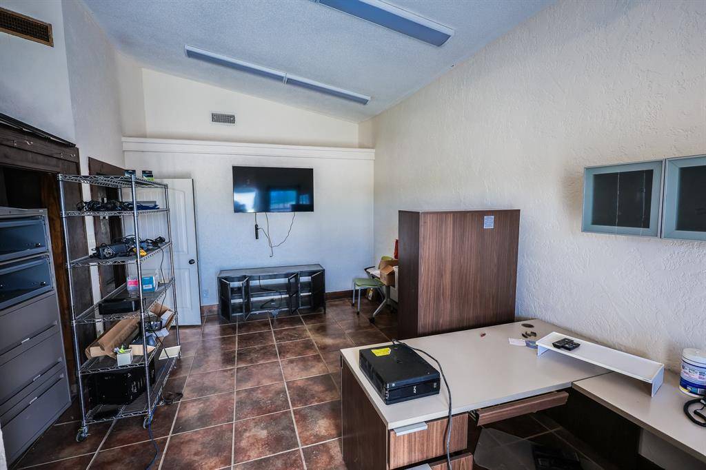 2617 ST HWY 79, Carthage, TX 75633