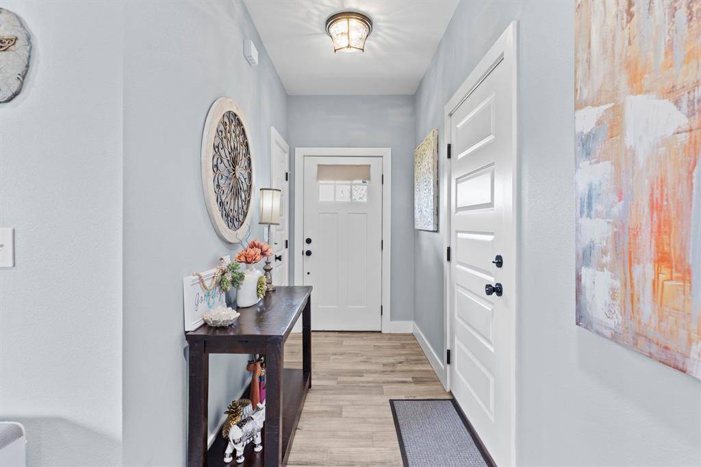 17322 Crossing Circle, Lindale, TX 75771