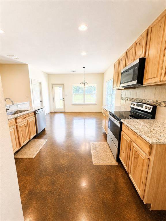 5402 Arrowhead Drive, Granbury, TX 76048