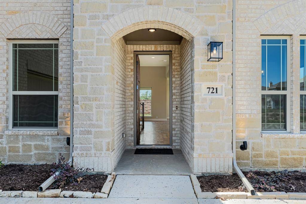 721 Seahawk Street, Joshua, TX 76058