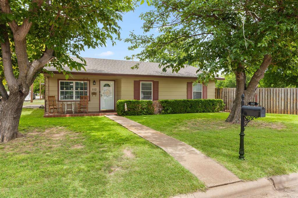 112 W Oak Street, Olney, TX 76374