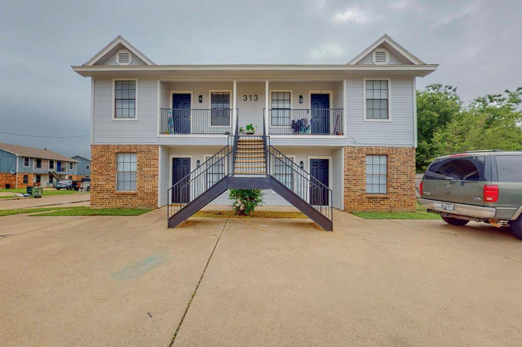 313 Queens Court S #B, Mansfield, TX 76063