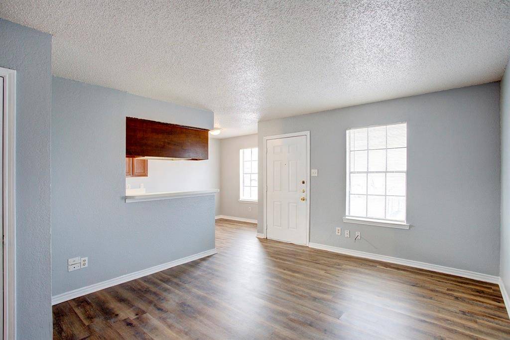 313 Queens Court S #B, Mansfield, TX 76063