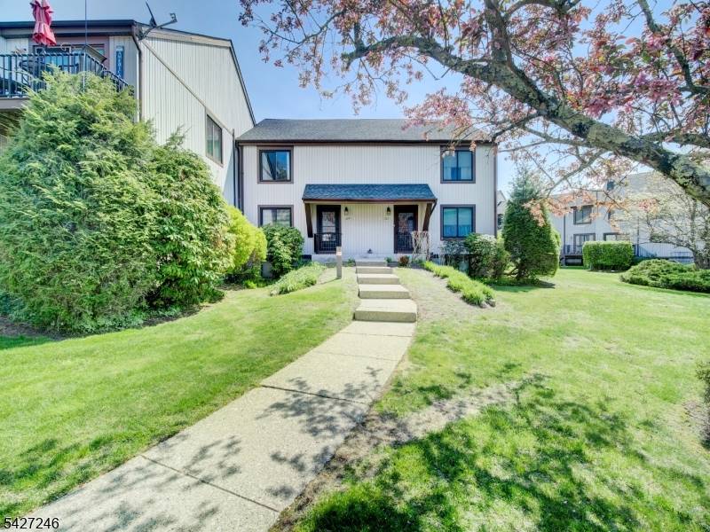 13224 Dell Pl #224, Stanhope Boro, NJ 07874