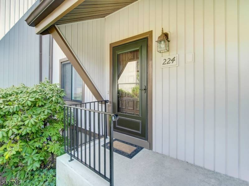 13224 Dell Pl #224, Stanhope Boro, NJ 07874