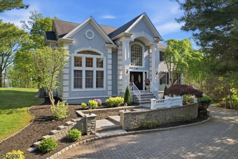 33 Scheurman Ter, Green Brook Twp., NJ 07059