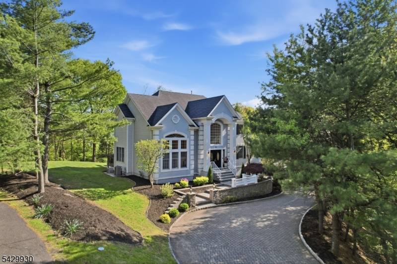 33 Scheurman Ter, Green Brook Twp., NJ 07059