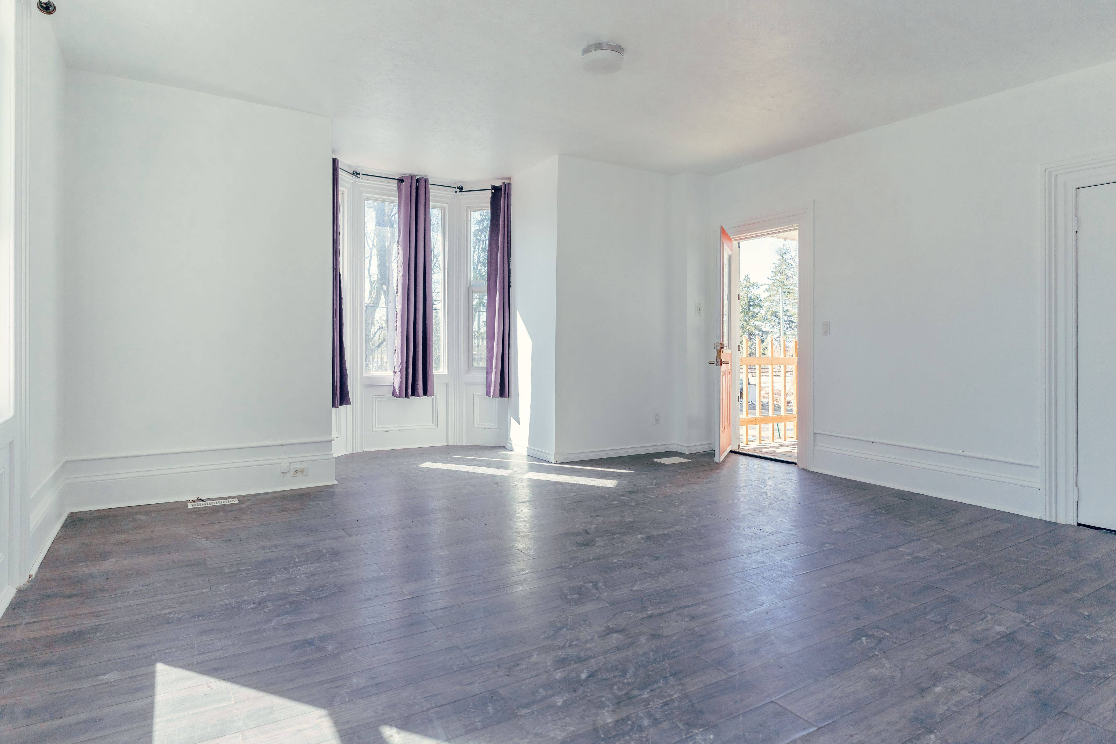 252 Columbus RD E, Oshawa, ON L1H 7K4