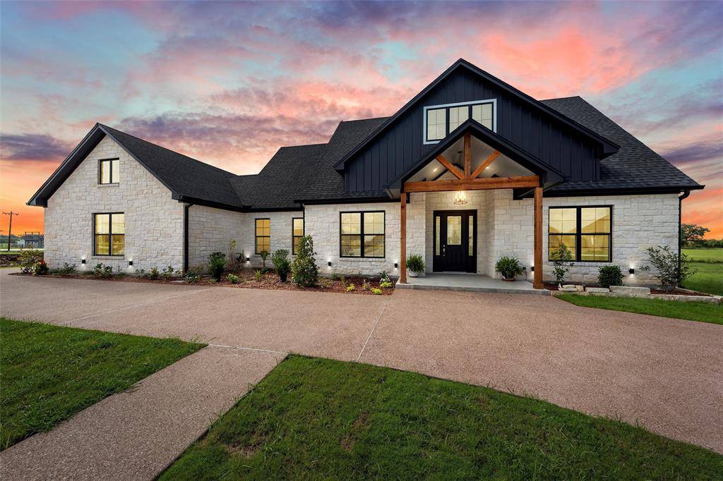 113 Water View Lane, Robinson, TX 76706