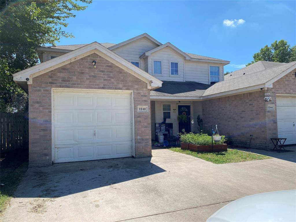 1244 Village Garden Drive, Azle, TX 76020