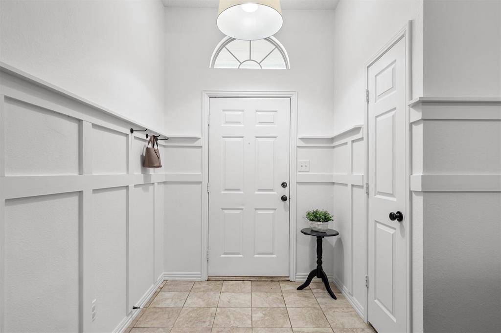 211 Arthur Drive, Kennedale, TX 76060