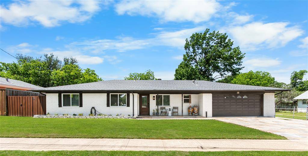436 Ball Street, Grapevine, TX 76051