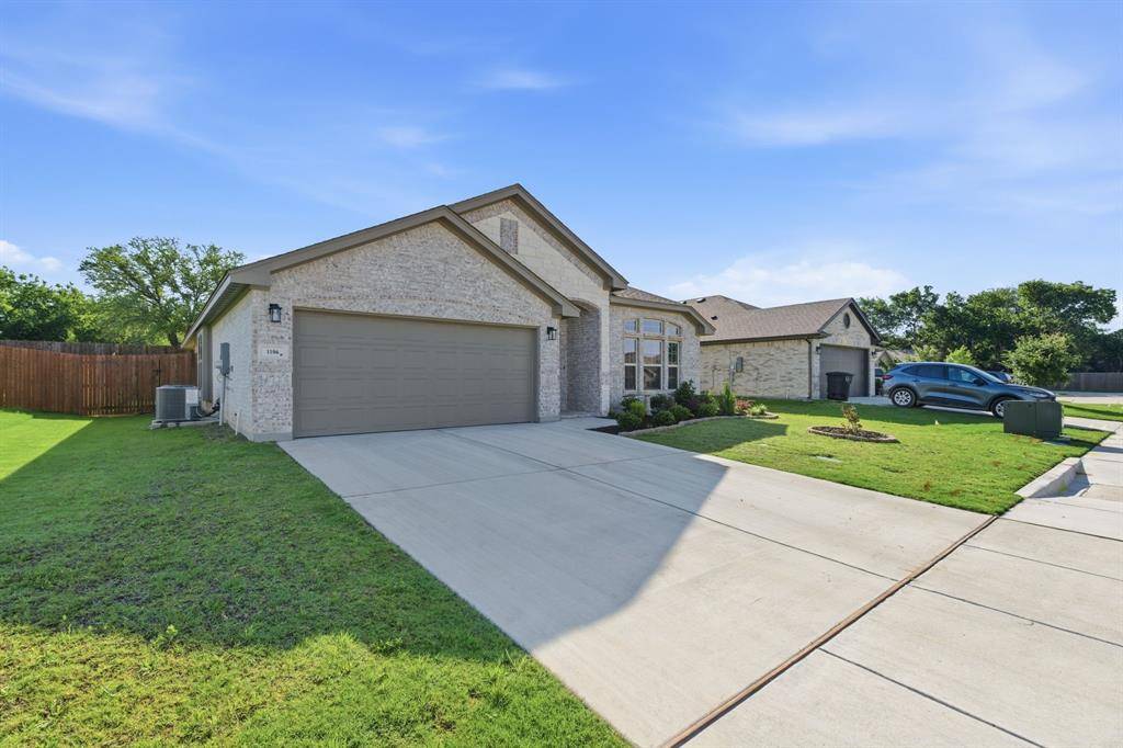 1106 Holly Street, Cleburne, TX 76033