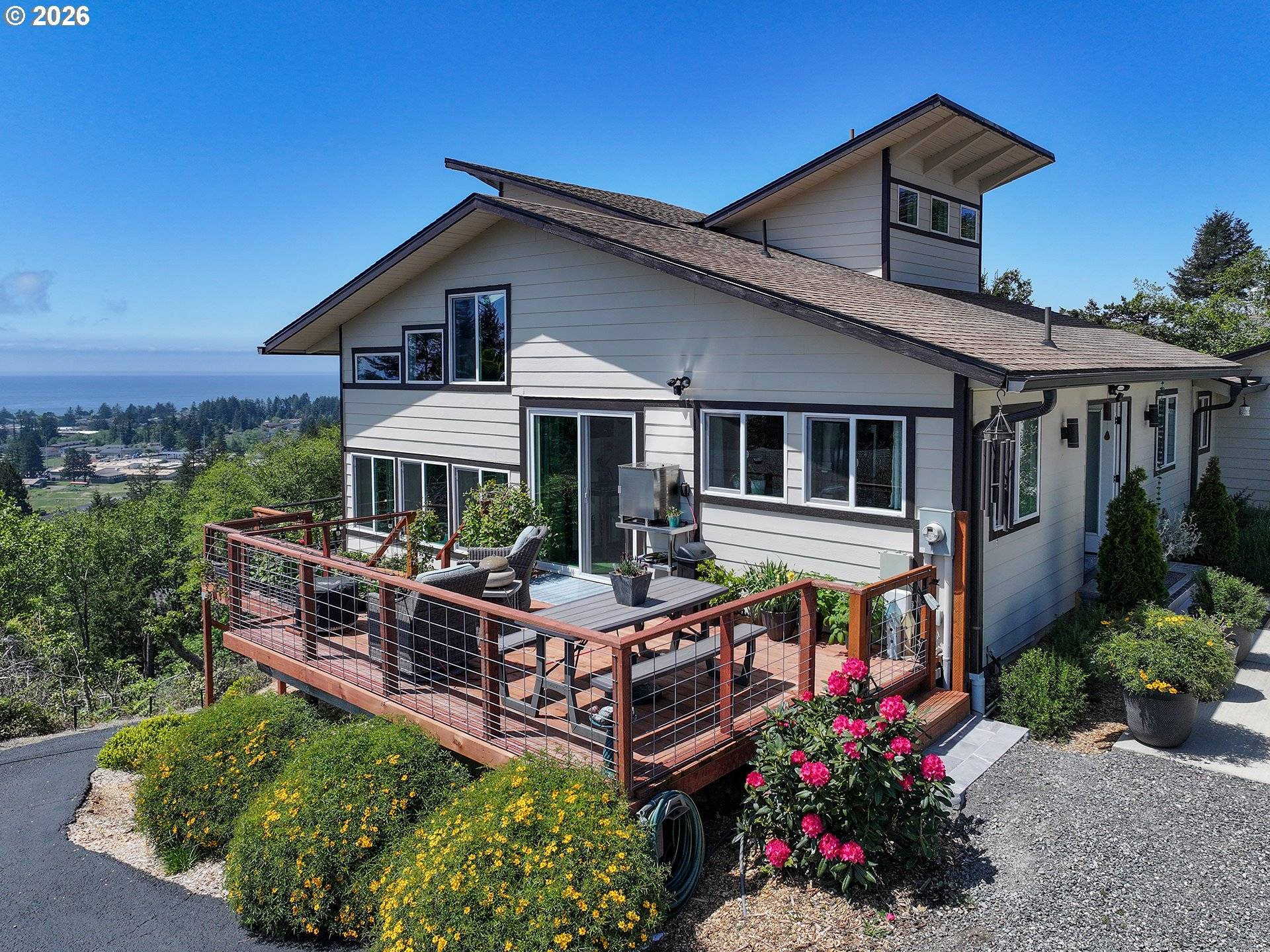 895 Marina Heights, Brookings, OR 97415