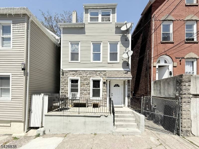 79 Godwin Ave, Paterson City, NJ 07501